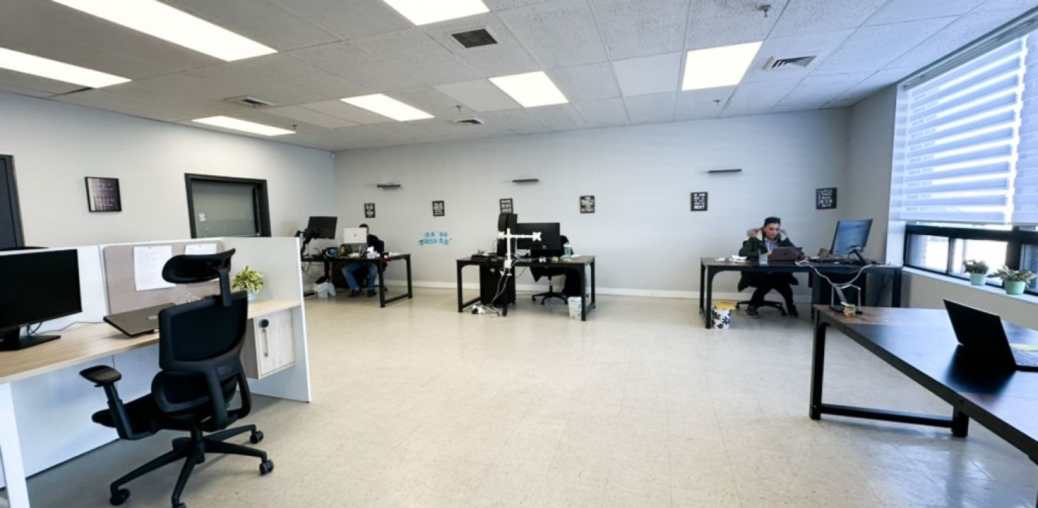 Espaces de bureaux flexibles, de coworking et d'entrep&ocirc;ts | Saint-Laurent | &Agrave; partir de 99 $ - &Agrave; louer