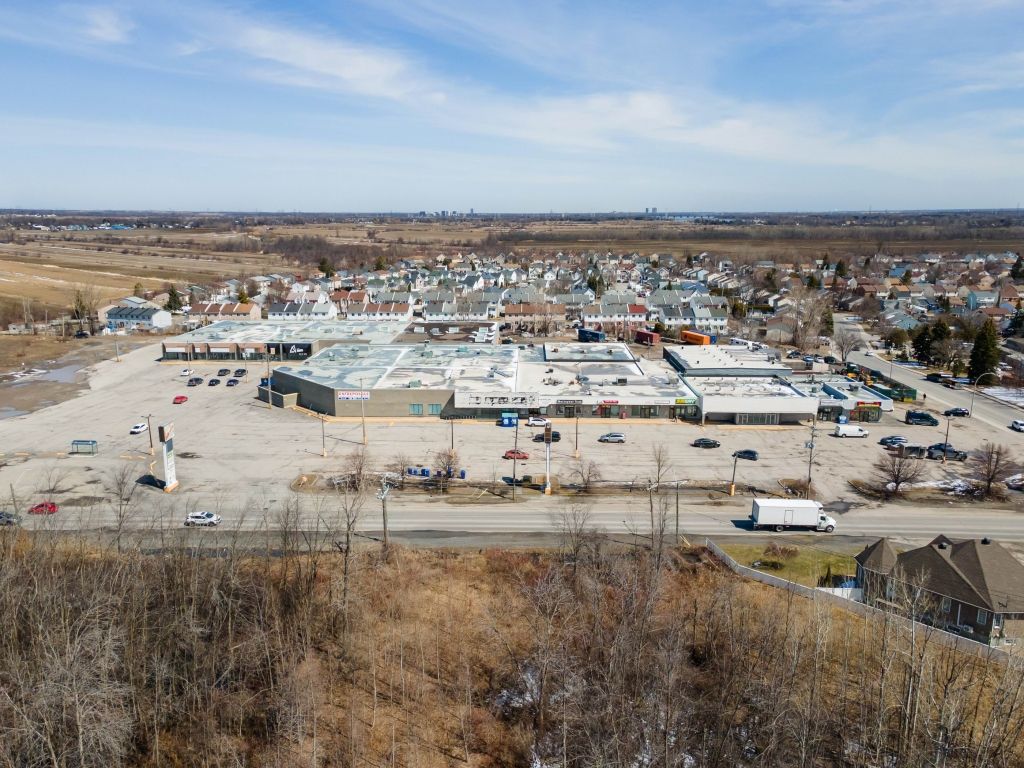 Locaux comm et entrepts  louer 1000  45000 pc Laval