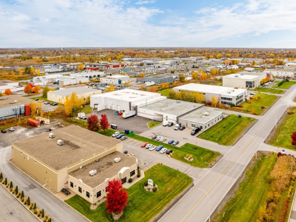 6,500 to 15,500 sqft for rent industrial building in Candiac
