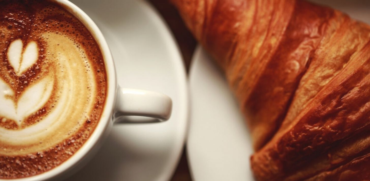 Caf&eacute; in a Renowned Hotel in Downtown Montreal - For Sale
