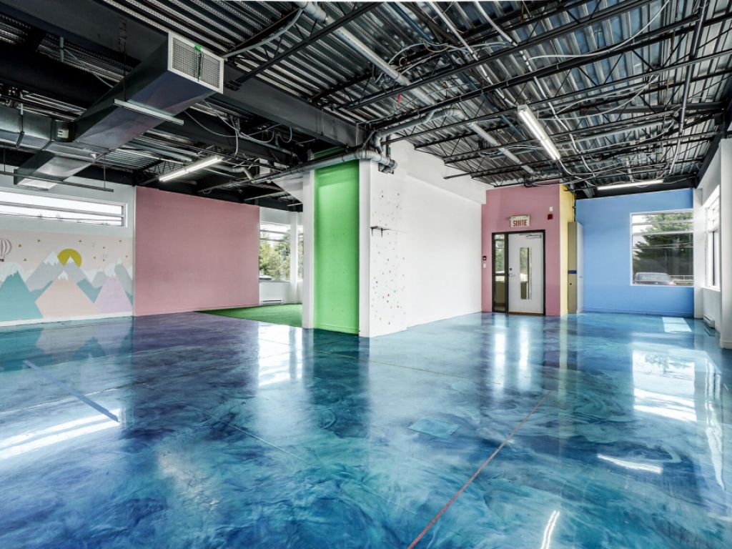 Espace commercial Unit de coin  louer