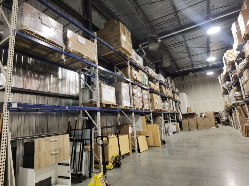 Entrept de 6500 pc  louer immeuble industriel  Candiac