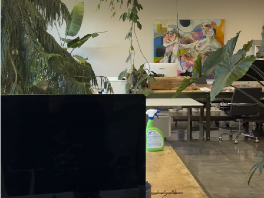 Sublet spacious loft for shop / office  on the Plateau of 1947 sq.ft.