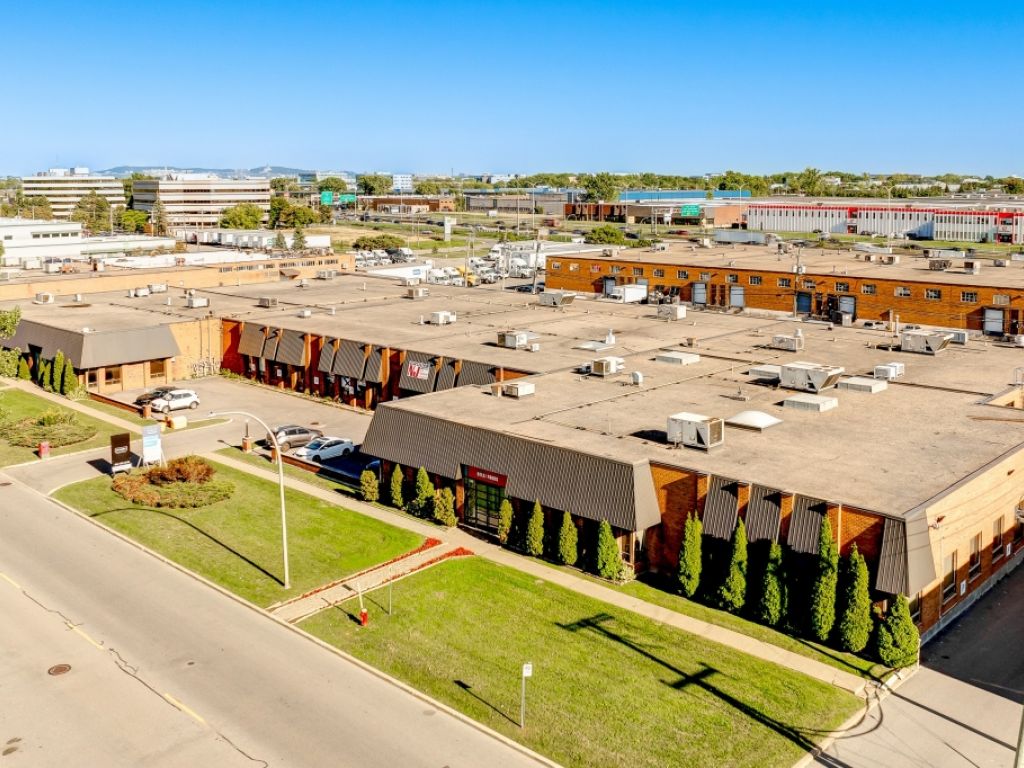 Industrial air-conditioned warehouse for rent-Dorval-Highways 40/13