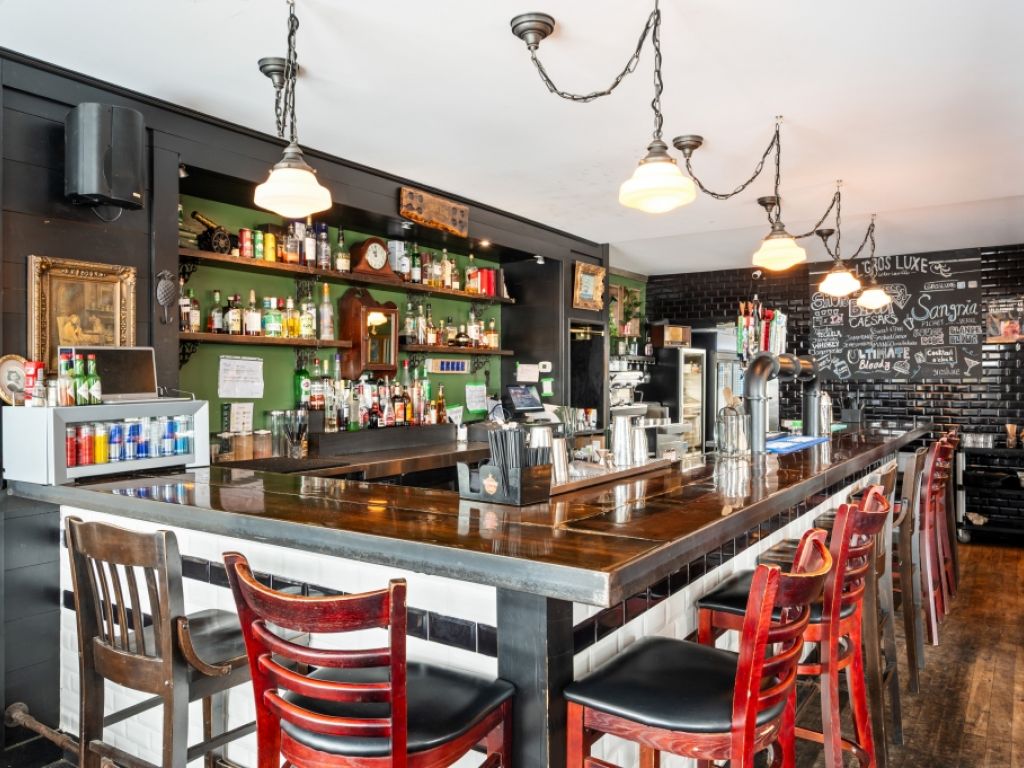 RESTAURANT FOR LEASE