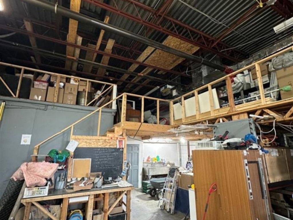 Espace industriel � louer - 900 Rue Michelin