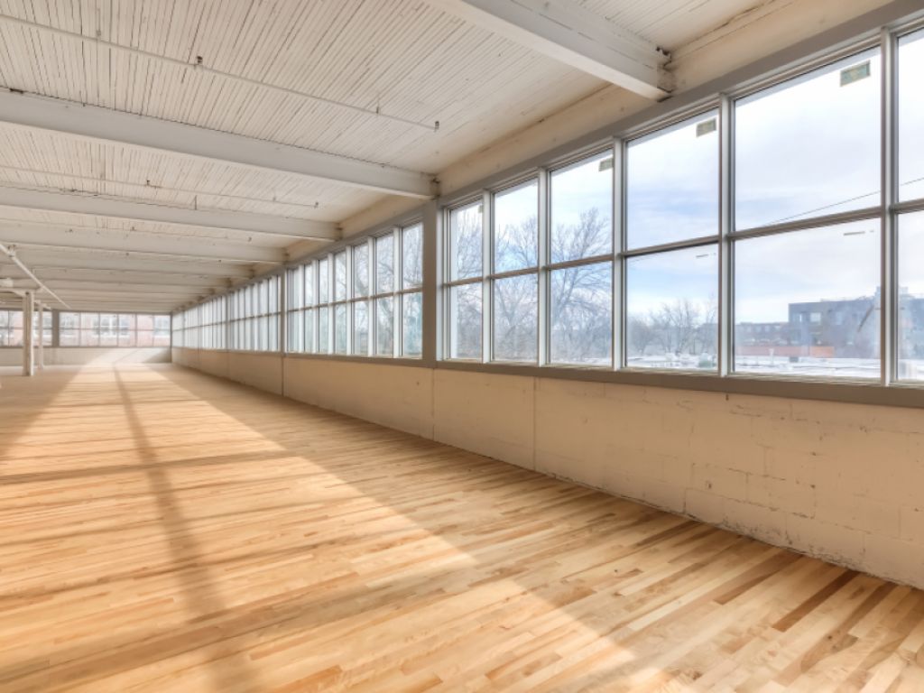 Renovated office space for rent in HOMA, loft-style sunny corner