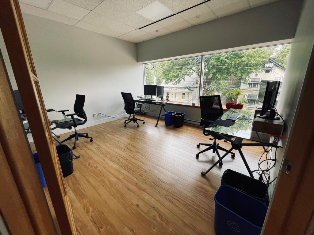 Office for rent 1040 sqf - Old Longueuil South Shore - 365 St-Jean street