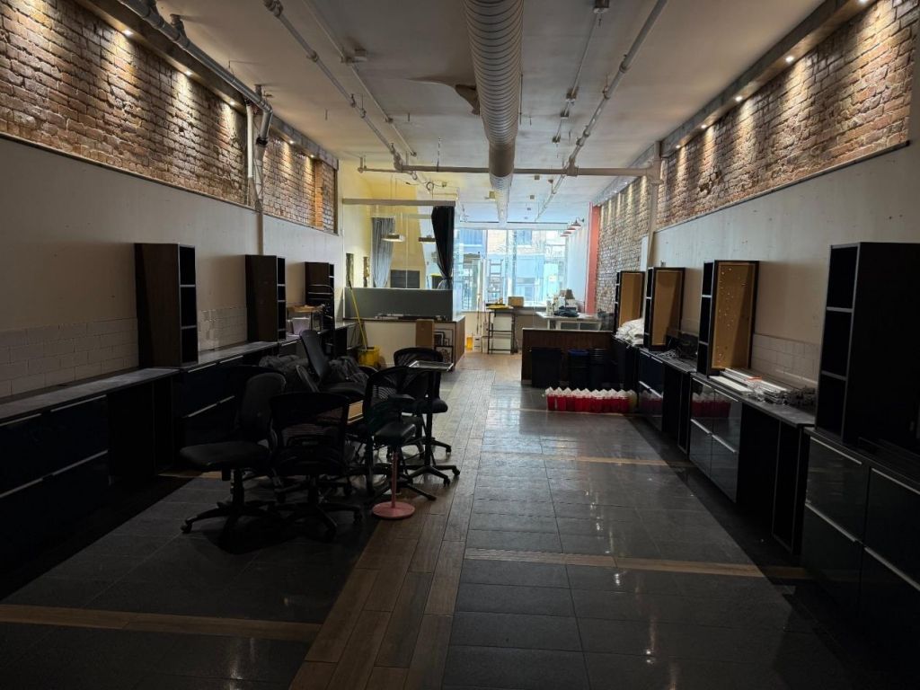 Chic 1,600 sqft space Very busy sector Plateau-Mont-Royal