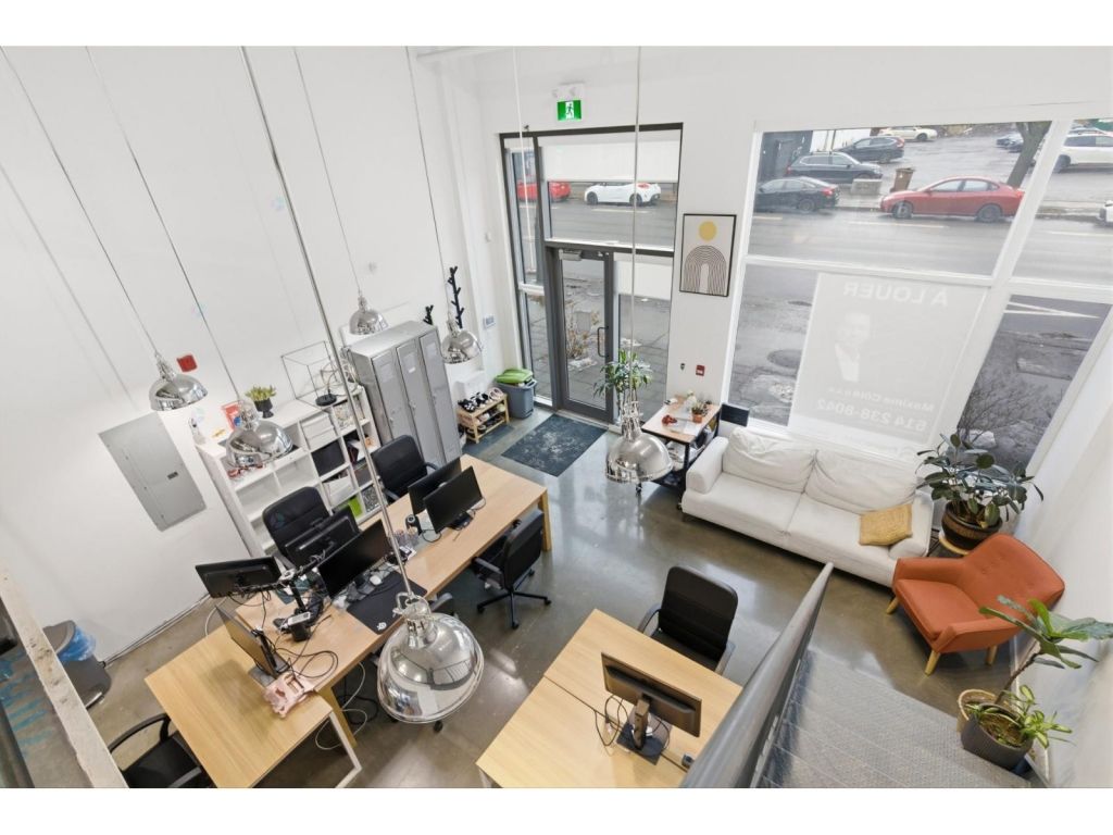 Bright professional commercial space on 2 stories in Plateau Mont-Royal