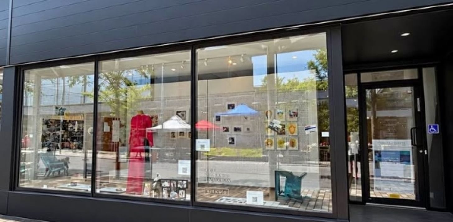Local commercial &agrave; louer sur la Plaza Saint-Hubert � Emplacement de choix - &Agrave; louer