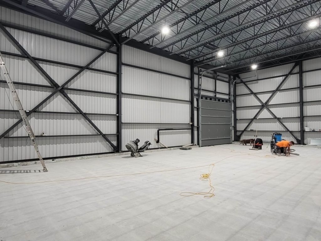 Immeuble industriel (Bureau et entrep�t) � louer St-Hubert