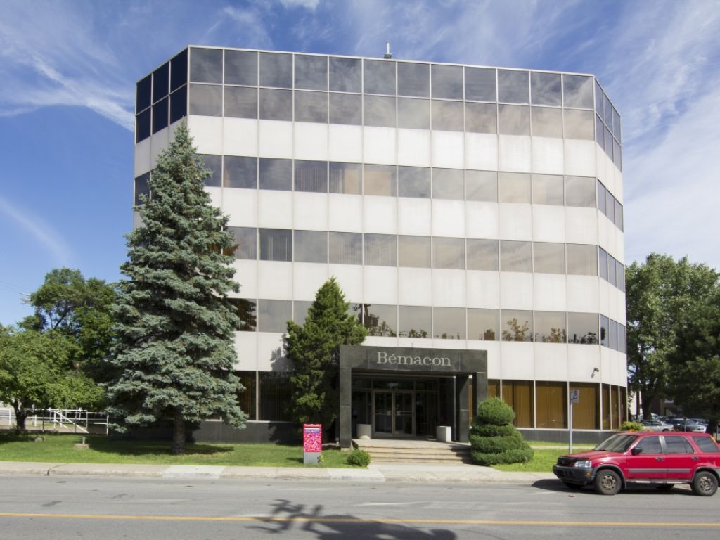 Industrial space 623 to 1424 sq.ft. (with possibility kitchenette) in Montreal-Nord!