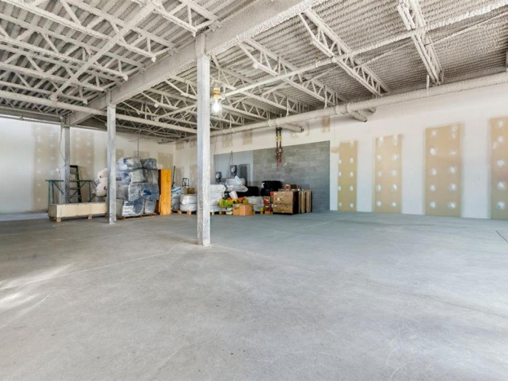 Industrial/Office/Showroom Space for Rent � 306 All�e du Golf, unit 104-112, Saint-Eustache