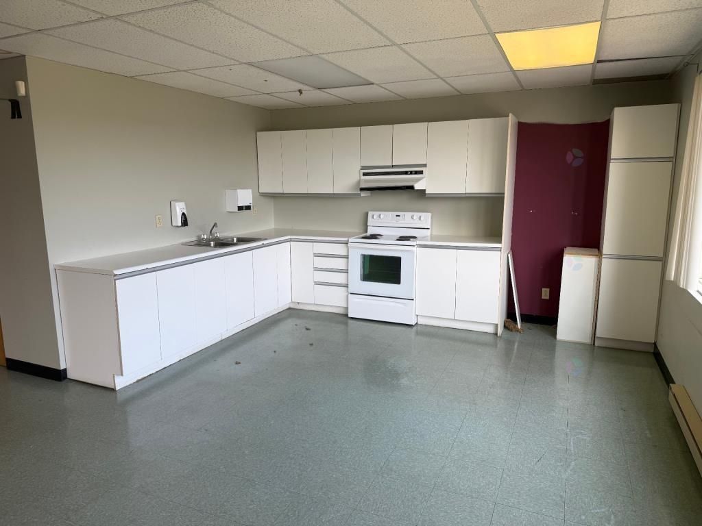 Large space on 2nd floor 2,900 sqft Montreal Mercier