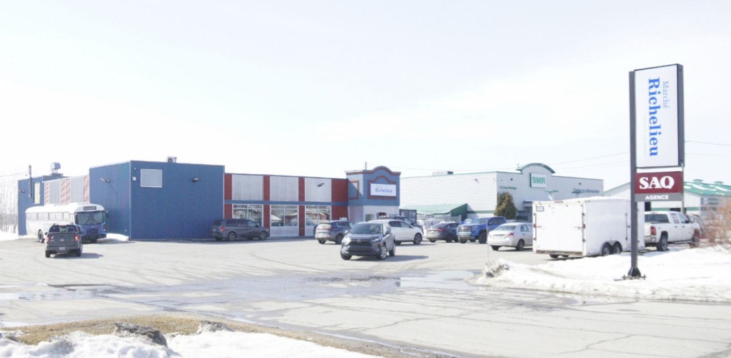 Marché Richelieu - For Sale