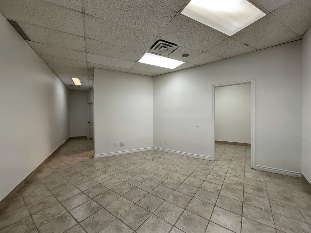 BUREAUX � LOUER - SUPER ACHALAND�