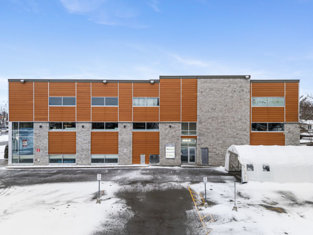 Superb Commercial Property for Sale