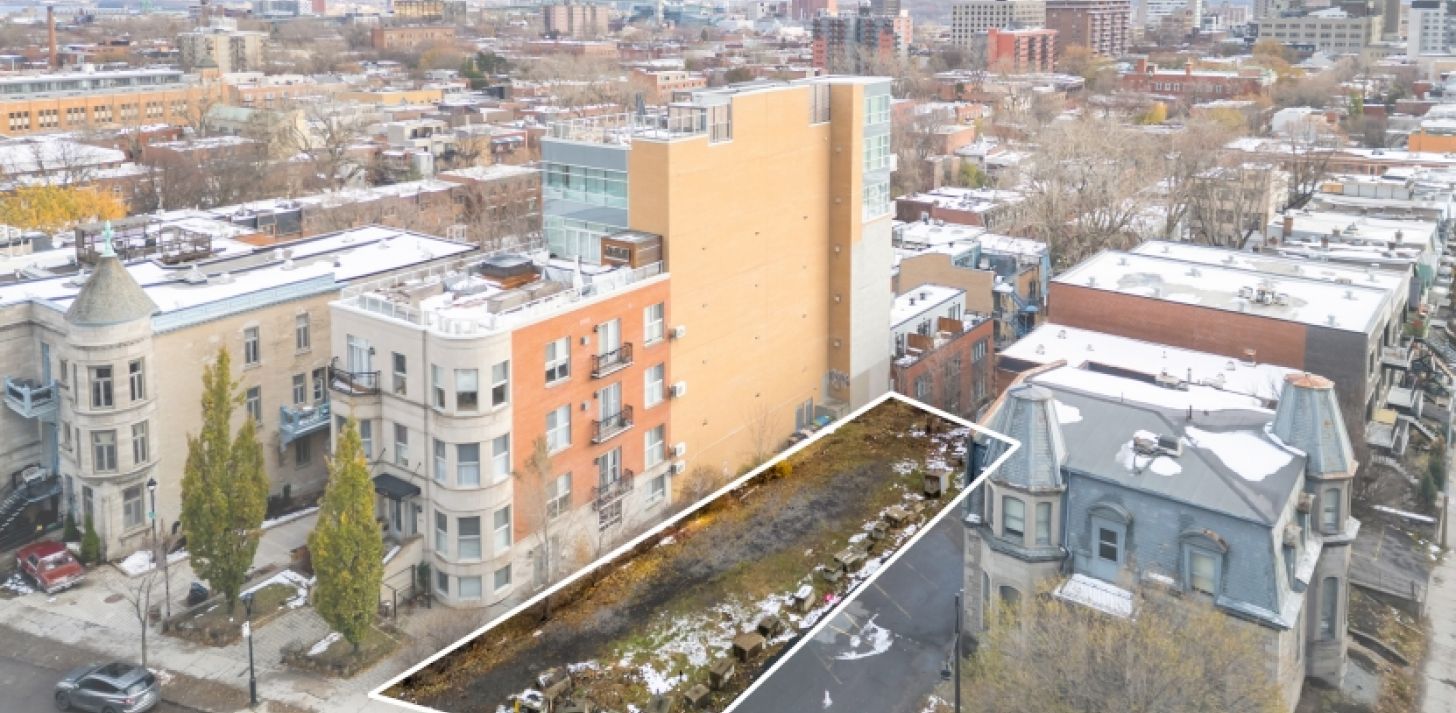 Terrain multirésidentiel et commercial à vendre - À vendre