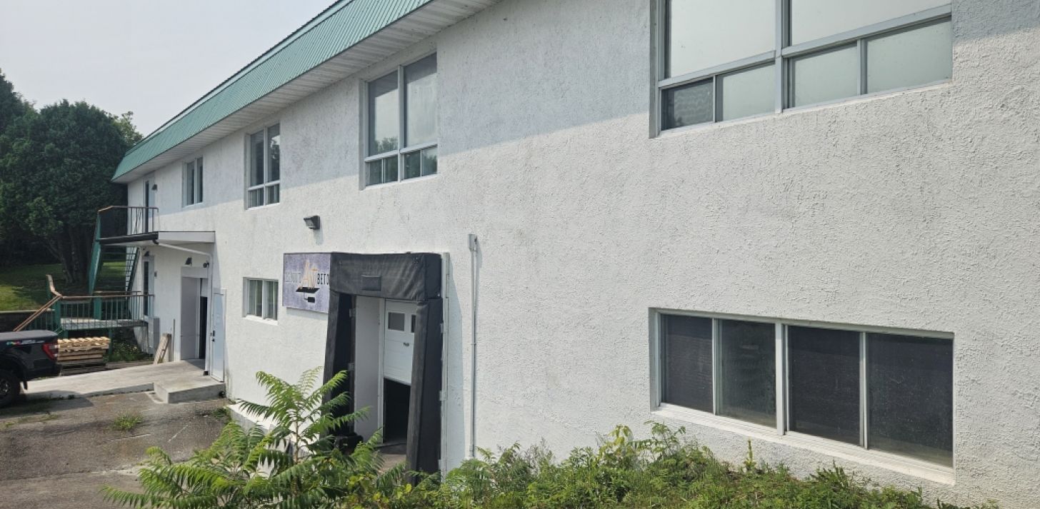 LOCAL INDUSTRIEL NEUVILLE - &Agrave; louer