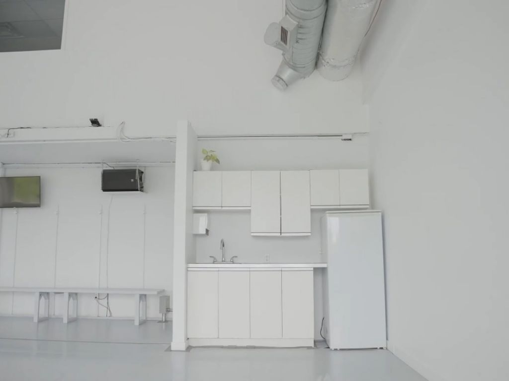 Lease Transfer  Loft (Studio) 5000 Iberville  2,000 square feet