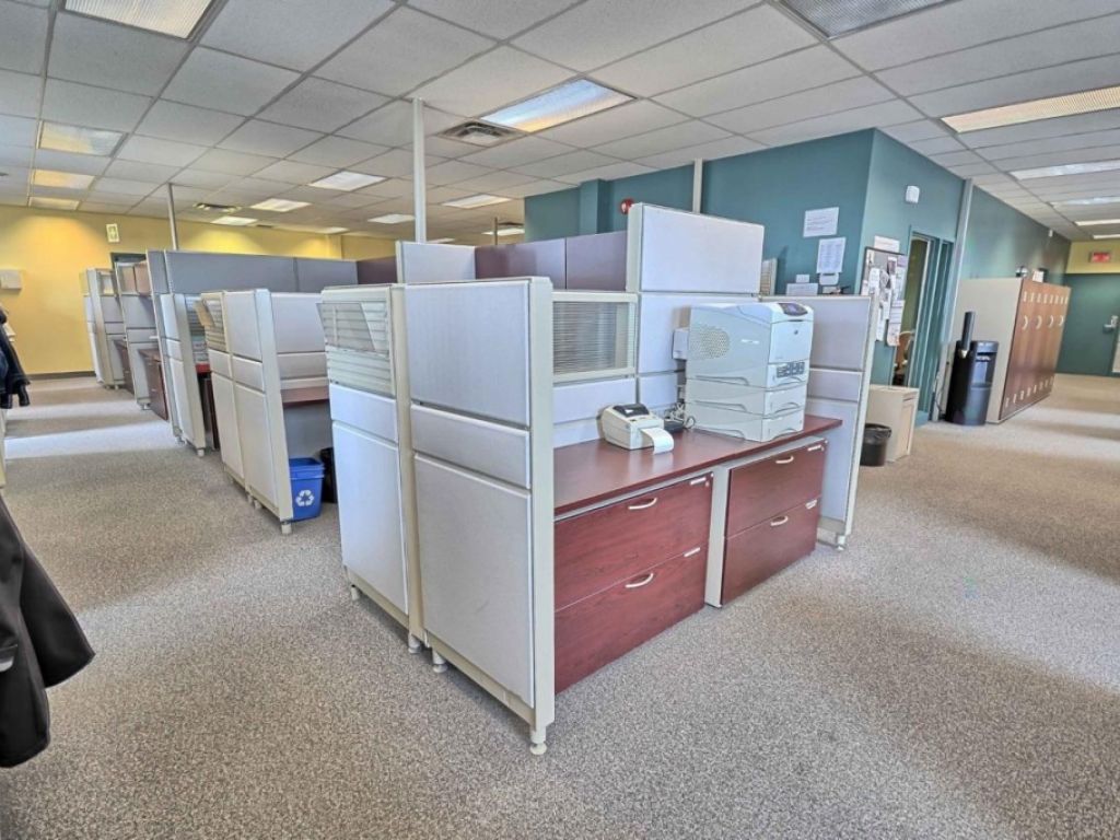 Local / Bureau 2100  6360 pc Centre-ville Saint-Jrme 