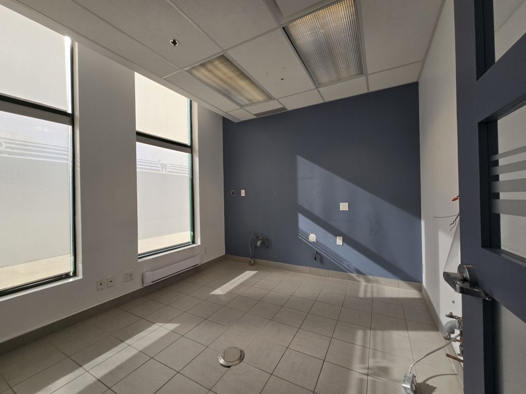 SPACE FOR RENT FOR 1350 SQF - SAUV STREET AND ACADIE