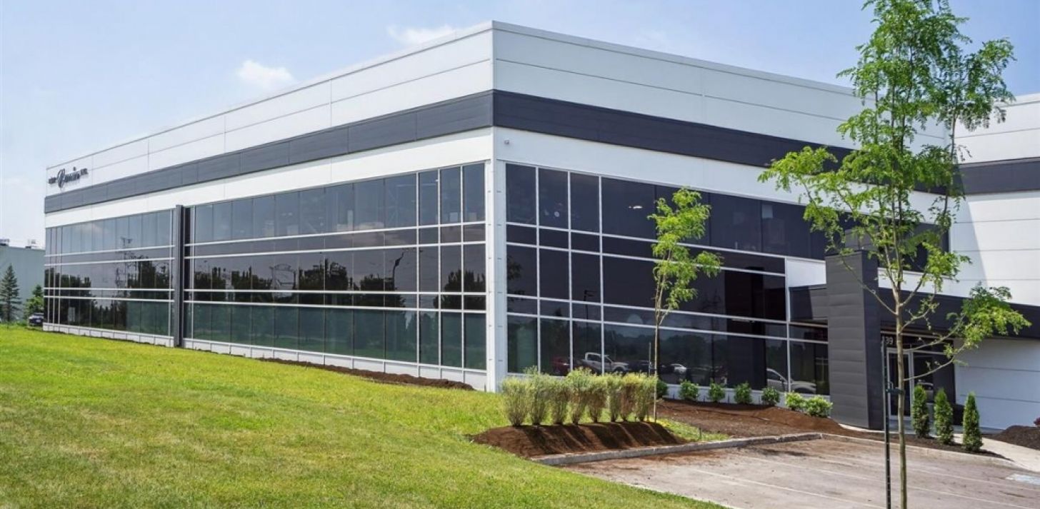 Industrial building 15,051 sq.ft. � Saint-Bruno-de-Montarville - For Sale or Lease