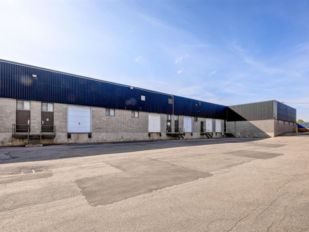Industrial Space for Rent � 2801-2817 Boul. Le Corbusier, Laval