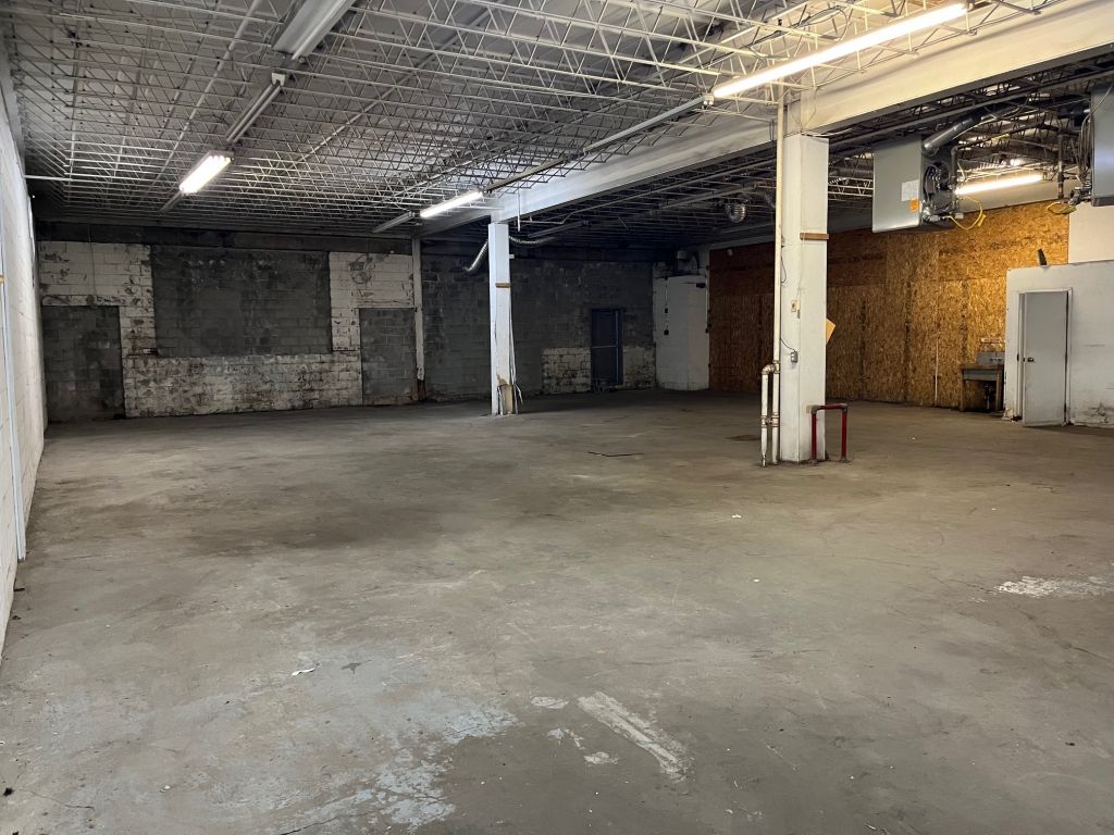 5,700 foot Warehouse with garage door
