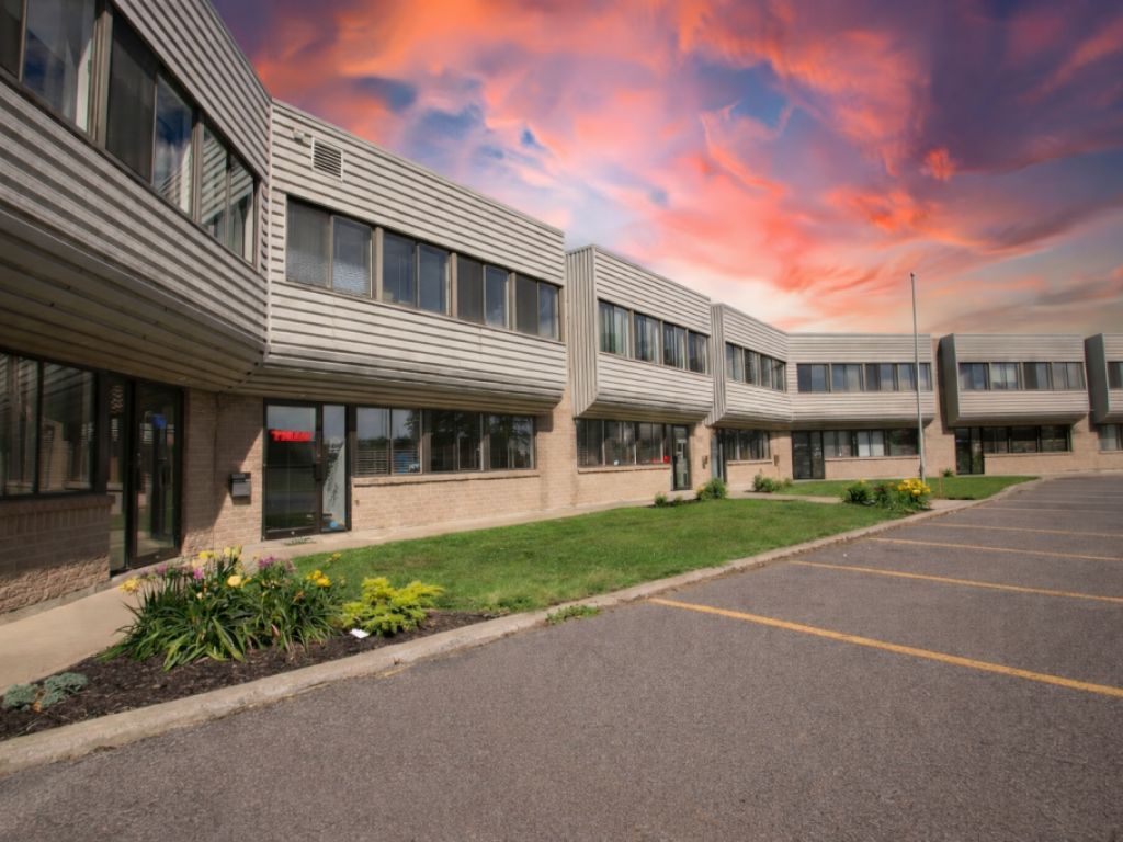 Office and Light Industrial Spaces for Lease in Saint-Bruno