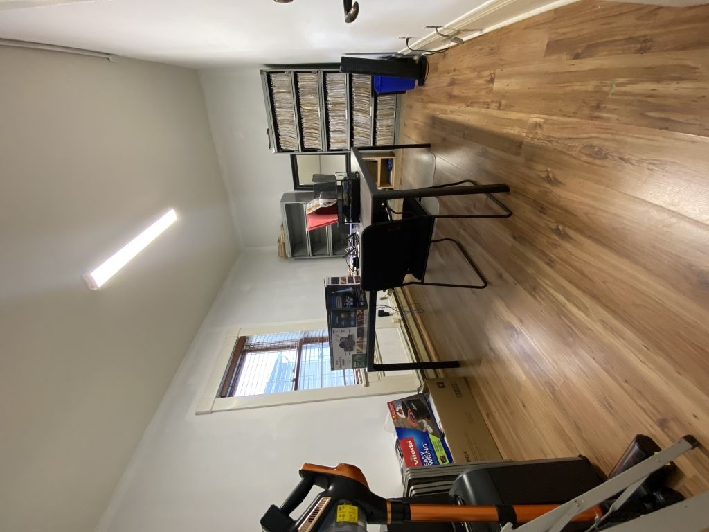 Local commercial-bureaux-magasins  louer au coeur de Sutton 