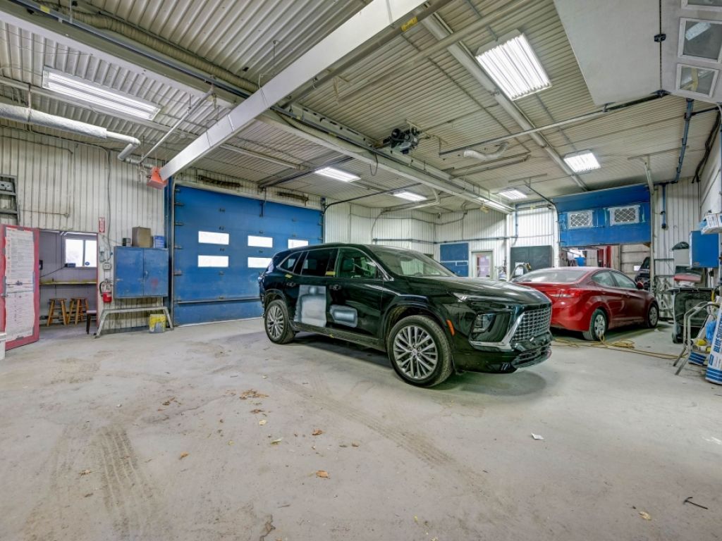Automotive bodywork / paint garage with industrial building