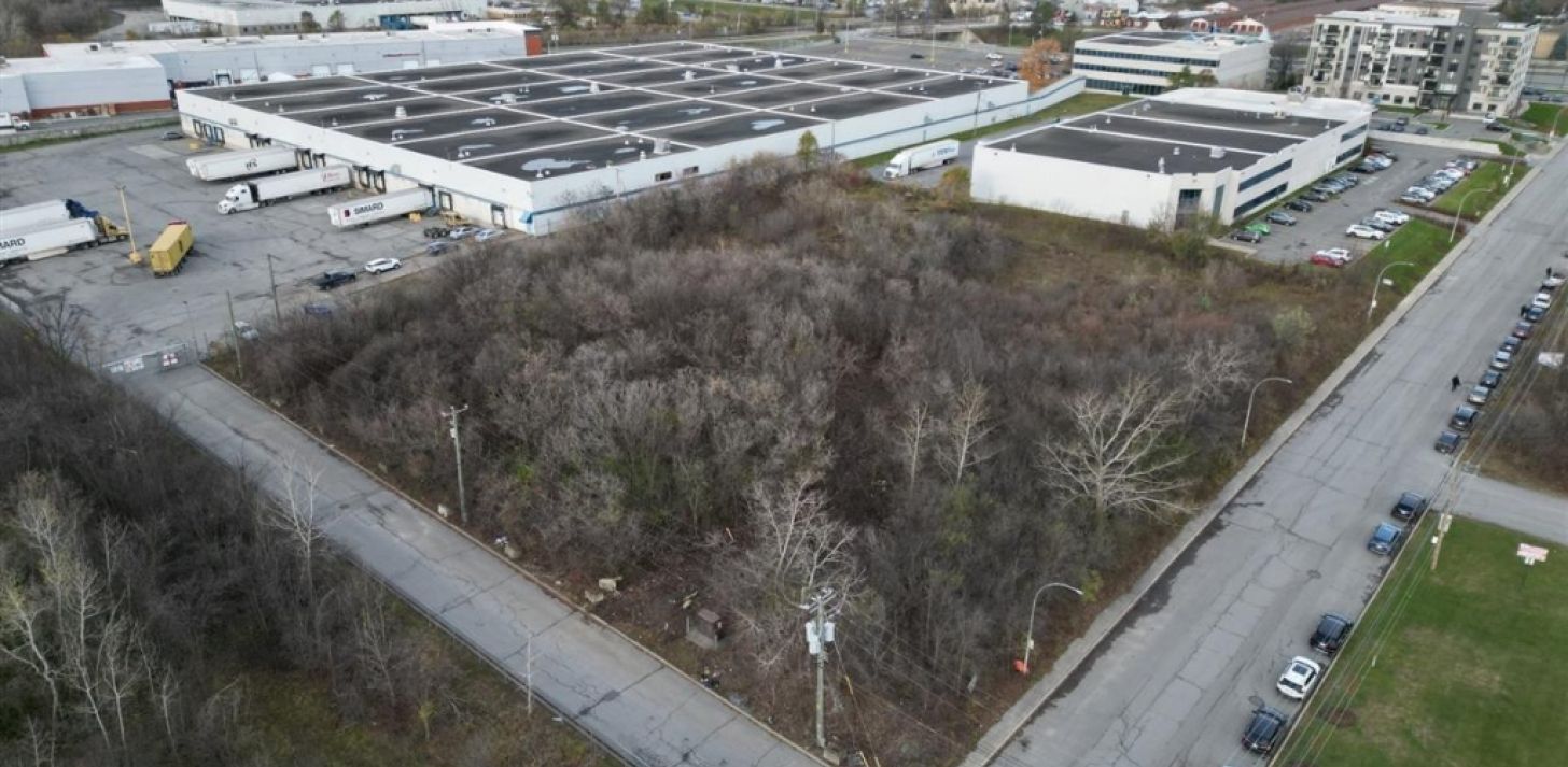 Espace industriel &agrave; louer - &Agrave; louer