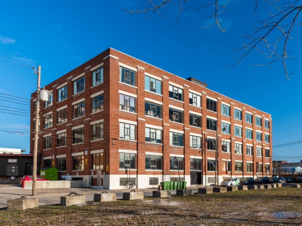 Espaces bureaux et industriels  louer-District Beaumont-6833 De L'pe