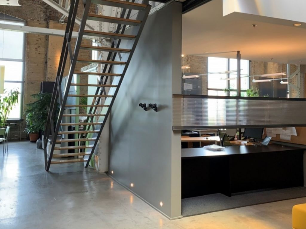 Technople Angus     Magnifique espace partag de 2522 pi ca