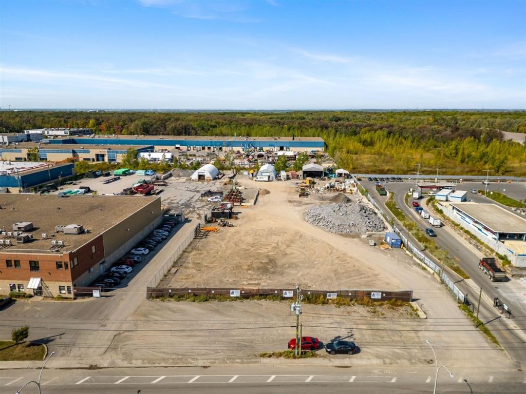 Land space for lease - Boul. Dagenais O.