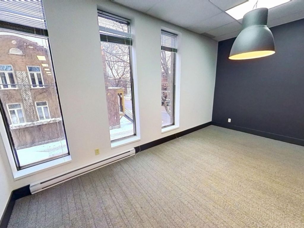 BUREAUX - 305 REN�-L�VESQUE OUEST