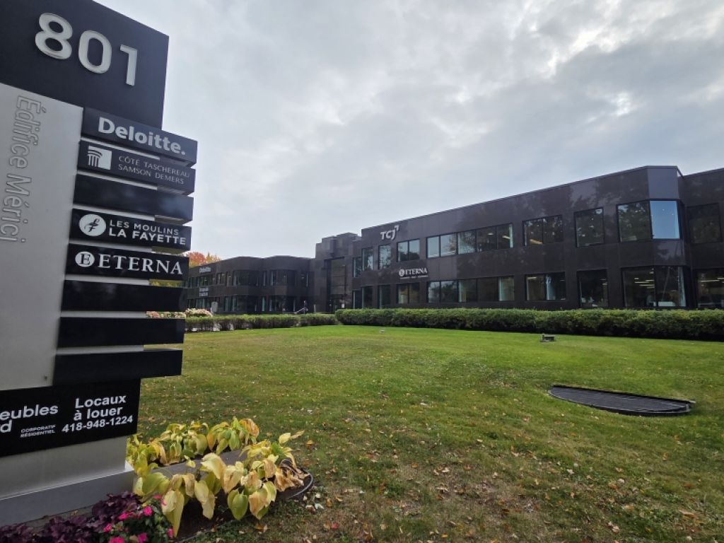 Bureau � louer � 4 748 pi� � Locaux 105 et 115 � 801, Grande All�e Ouest, Montcalm