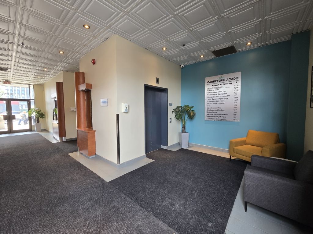 BUREAU  LOUER 485 PIEDS CARRS, ACADIE ET SAUV