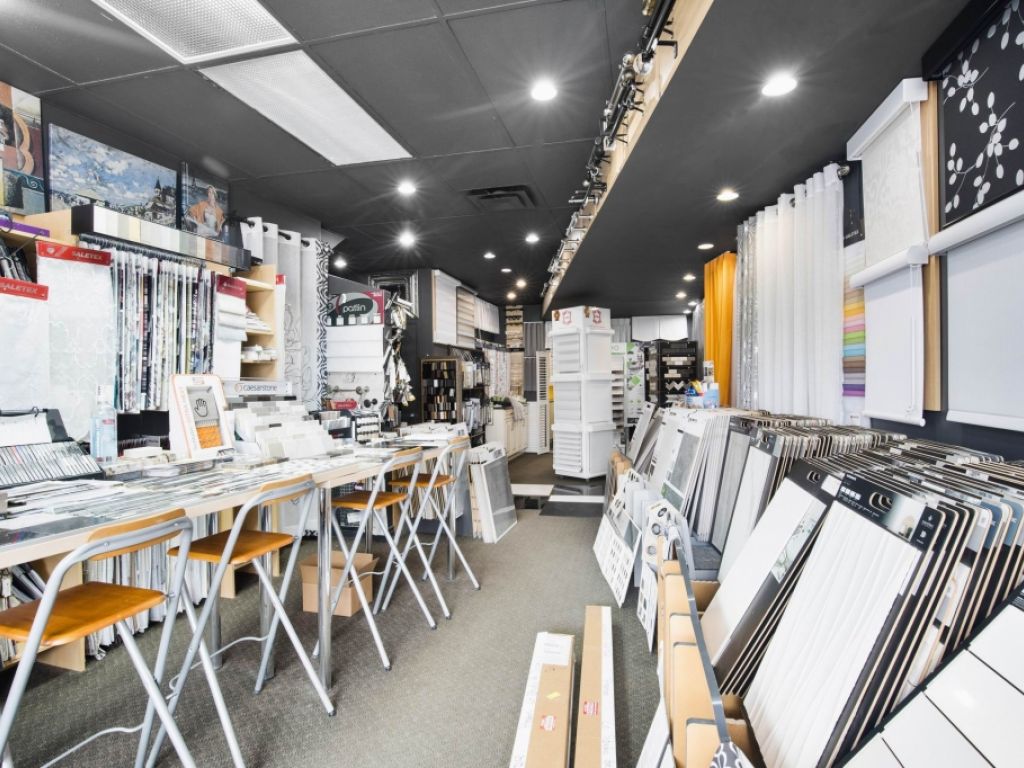 Immeuble � vendre |  Bureau � louer Centre-ville St-J�r�me