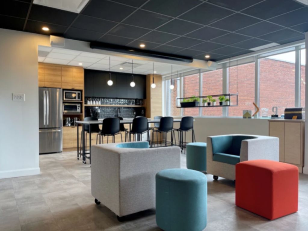 Office for rent - 465 rue Victoria St-Lambert Rive-Sud - 900 pi2