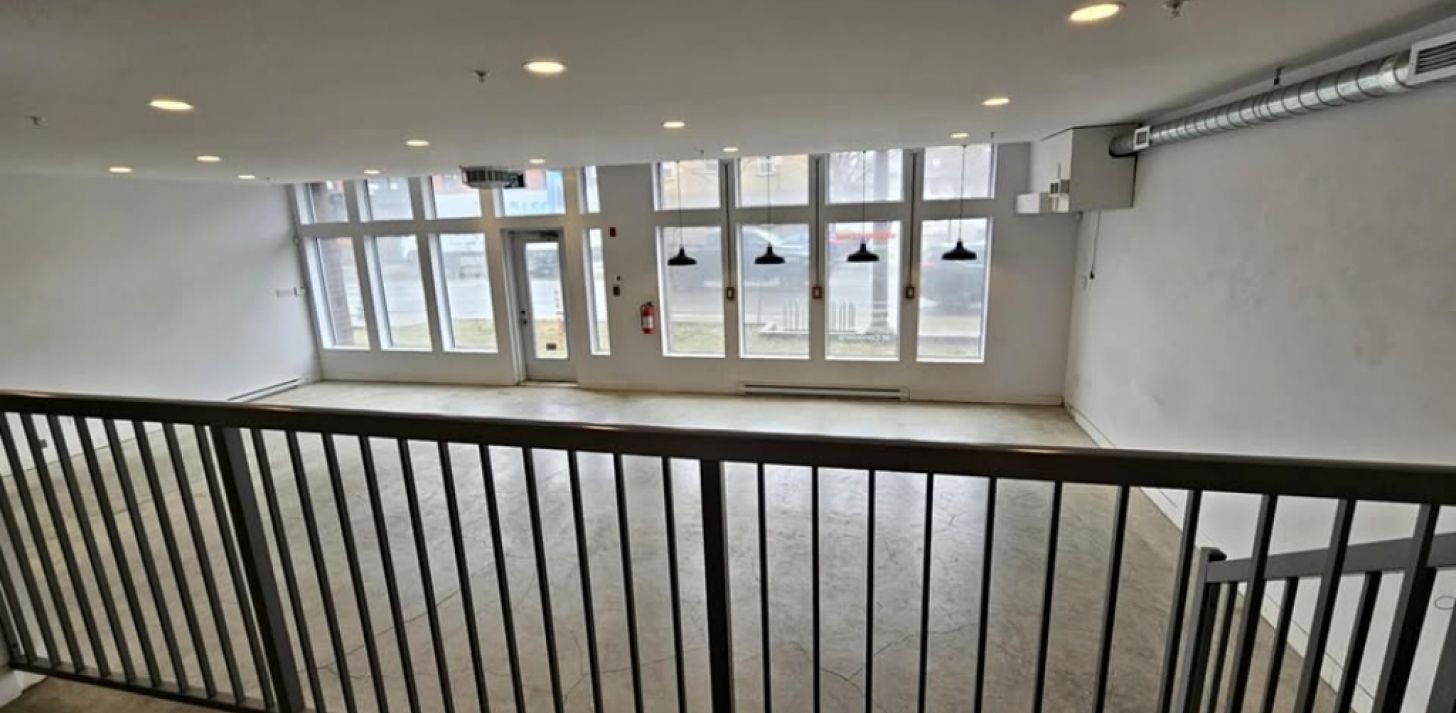 Local commercial &agrave; louer - 440 bd Charest Ouest - &Agrave; louer