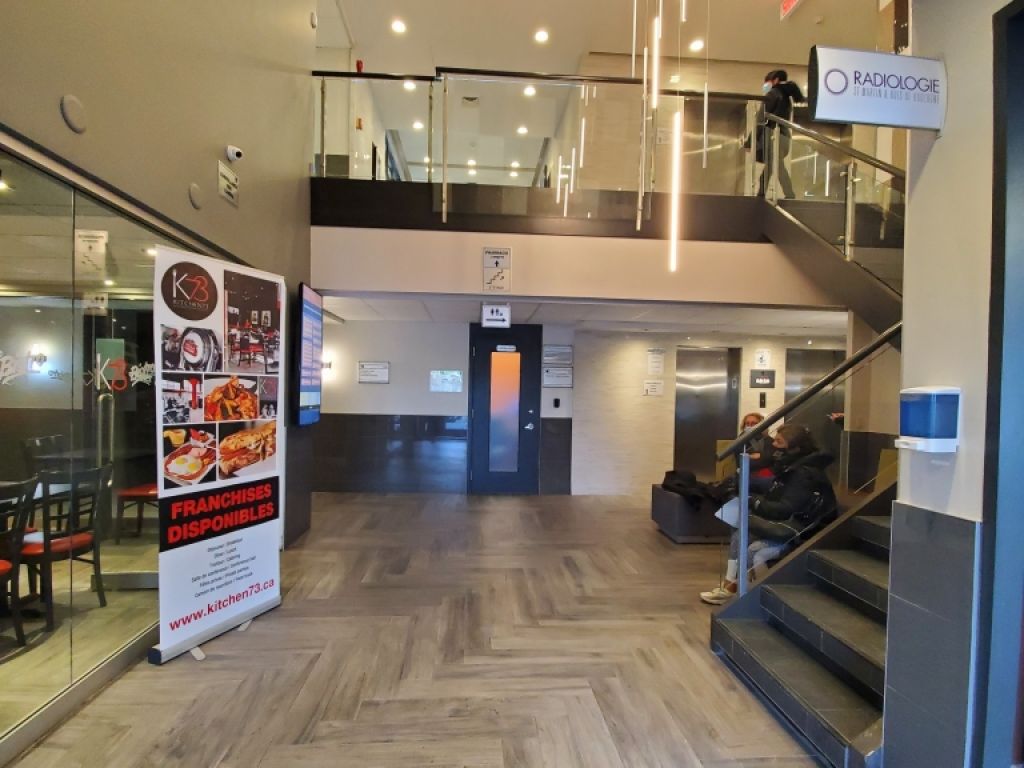 LOCAL  LOUER POUR CAF, BISTRO, 850 PC, IMMEUBLE  BUREAUX