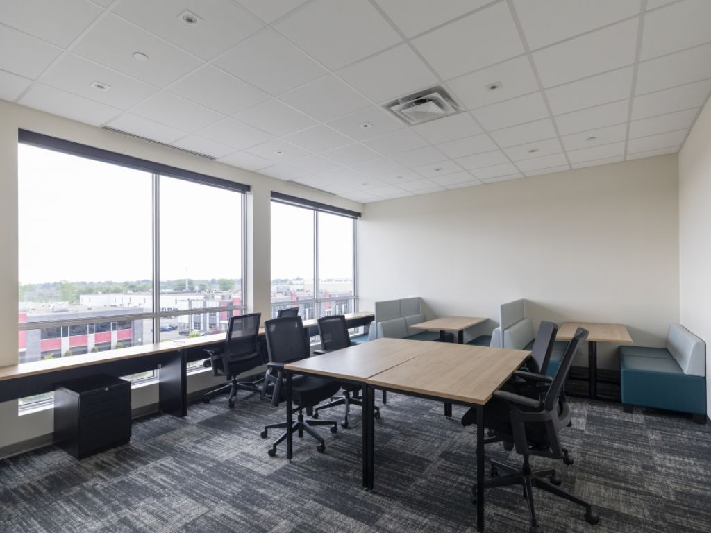 Bureau  louer | Laval | 3 000  10 000 PI 