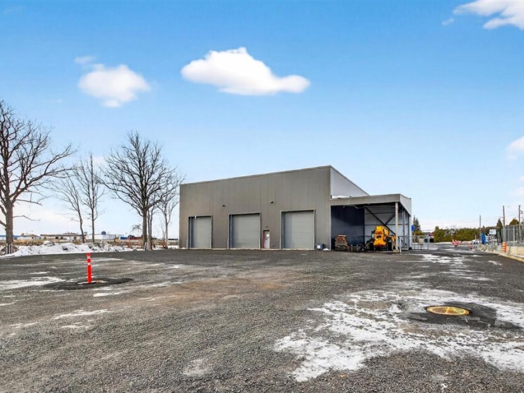 Industrial building for sale
