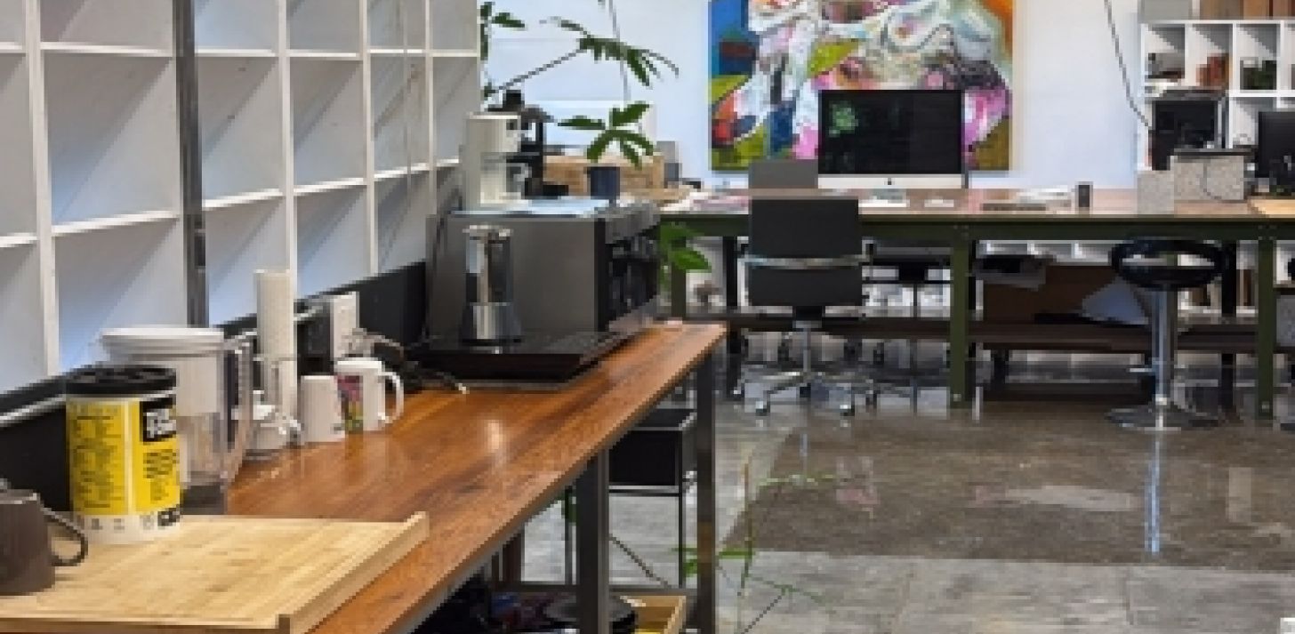 Sublet spacious loft for shop / office  on the Plateau of 1947 sq.ft. - Sub-lease