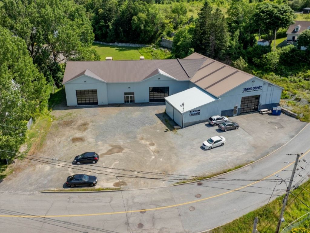 Commercial space for rent Riviere-du-Loup 2,000 to 9,828 sqft