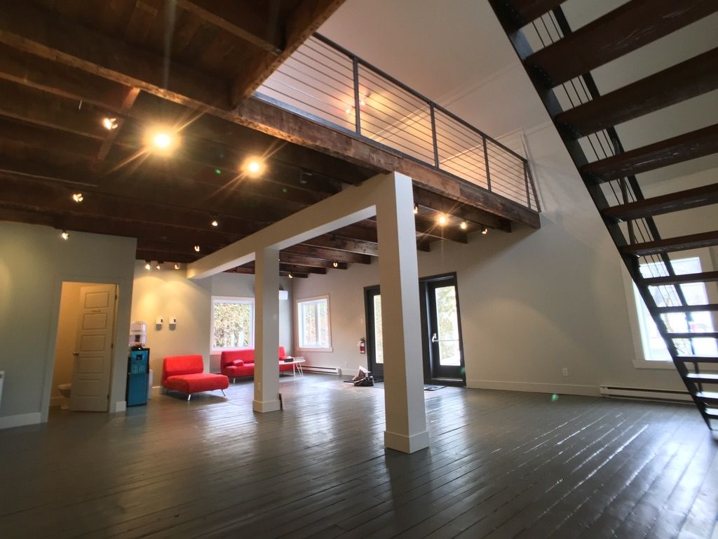 Loft d'artiste ou compagnie de d�tails 