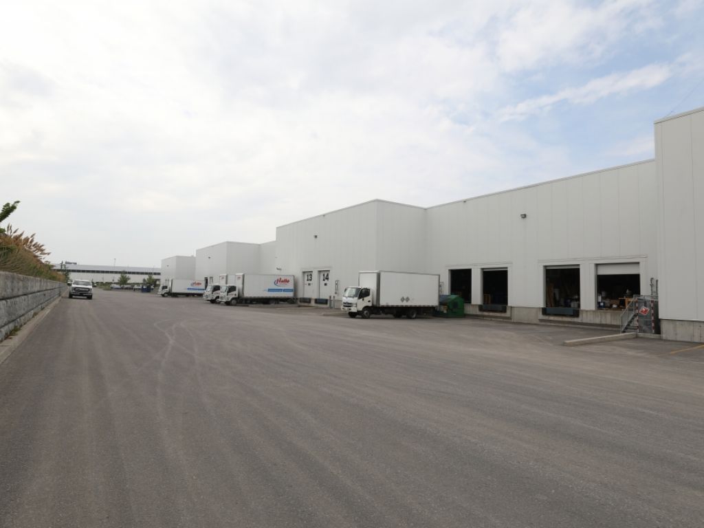 Local industriel � louer de 22 560 PI� | Laval